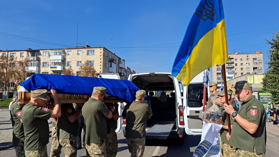 Декілька днів не дожив до 26-річчя: на Волині віддали останню шану захиснику. ФОТО