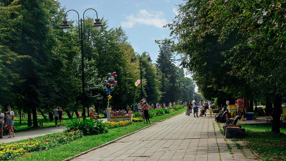 Ремонт центральної алеї в луцькому парку: вирубають хащі і відремонтують фонтани