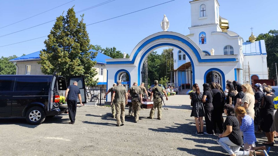 Навіки в строю: у Ківерцях віддали останню шану молодому Герою Олександру Матіюку. ФОТО