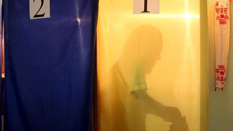 У МОЗ повідомили, як голосуватимуть на виборах хворі на коронавірус українці