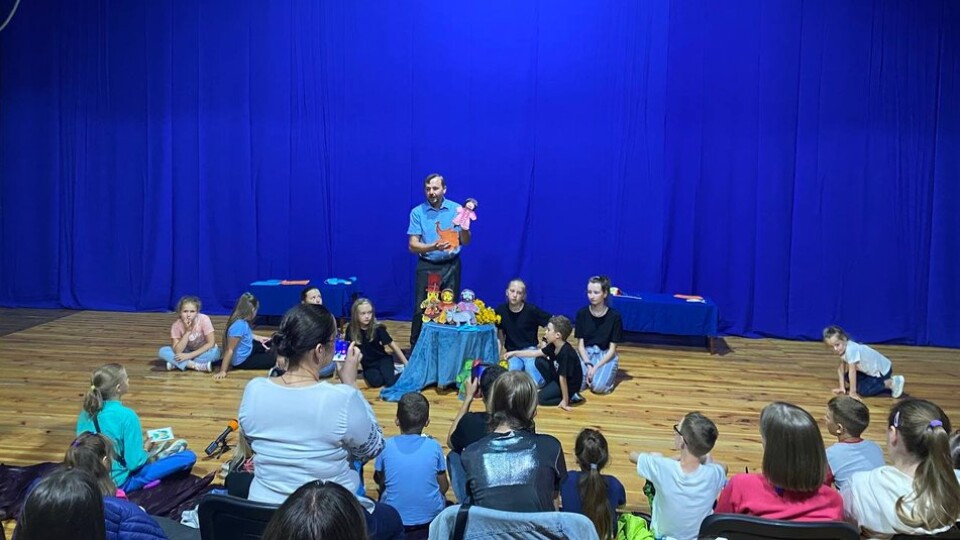 У Луцьку діти поставили виставу про волонтерство