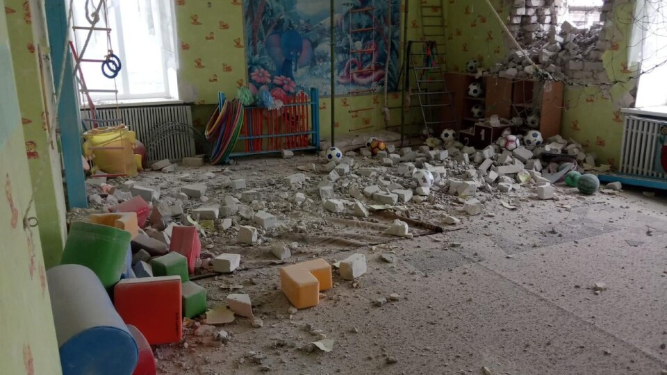 Окупанти обстріляли Станицю Луганську. Влучили у дитячий садок