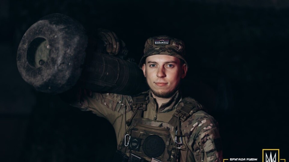 «Йшов до нас у футболці, з жетоном та карткою»: гвардцієць розповів, як окупант в полон здавався