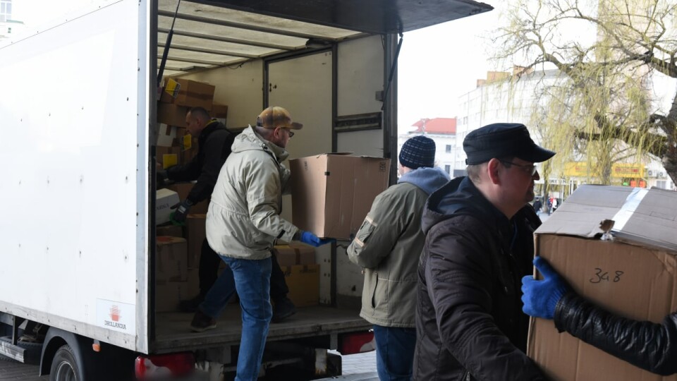 До Луцька прибула перша машина гуманітарної допомоги із Франції