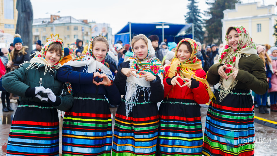 «Різдво у Луцьку»: як містяни розважаються на етнофестивалі. ФОТО