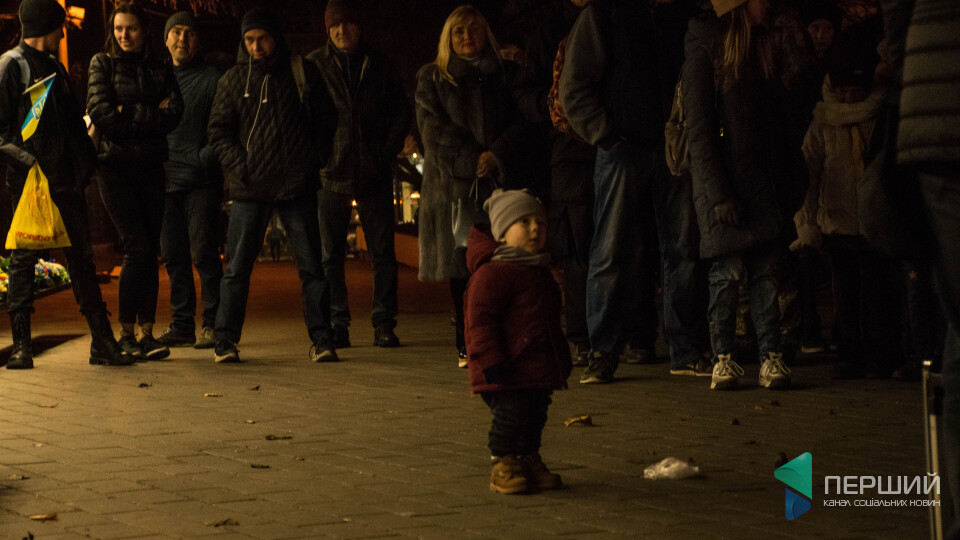 «Я пішов на Театральний». Холодний вечір через 6 років після революції у Луцьку. РЕПОРТАЖ