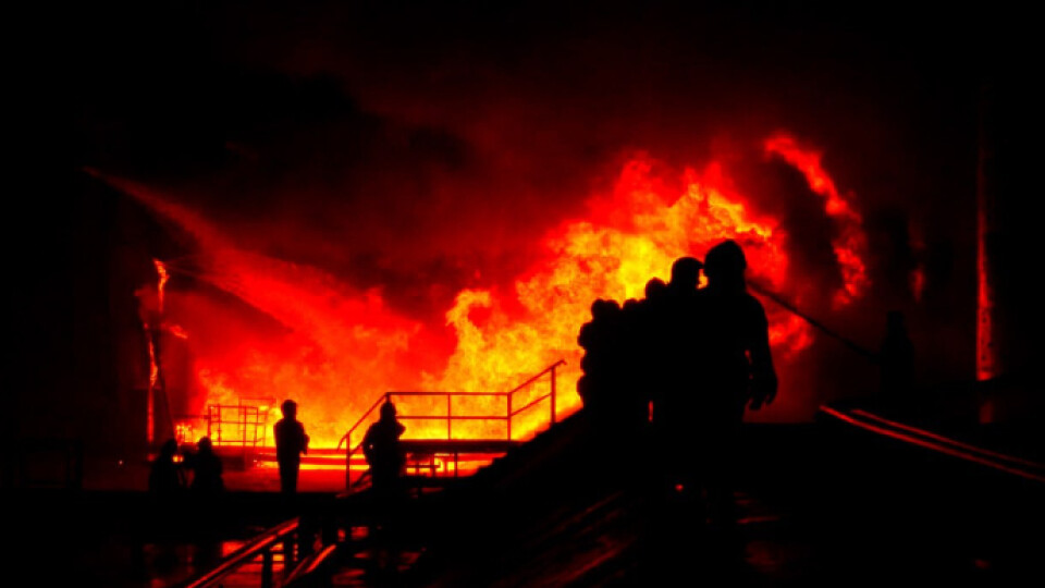 У Львові після обстрілів гасили пожежу понад пів доби