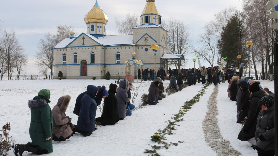 Громада на Волині провела в останну дорогу свого захисника. ФОТО