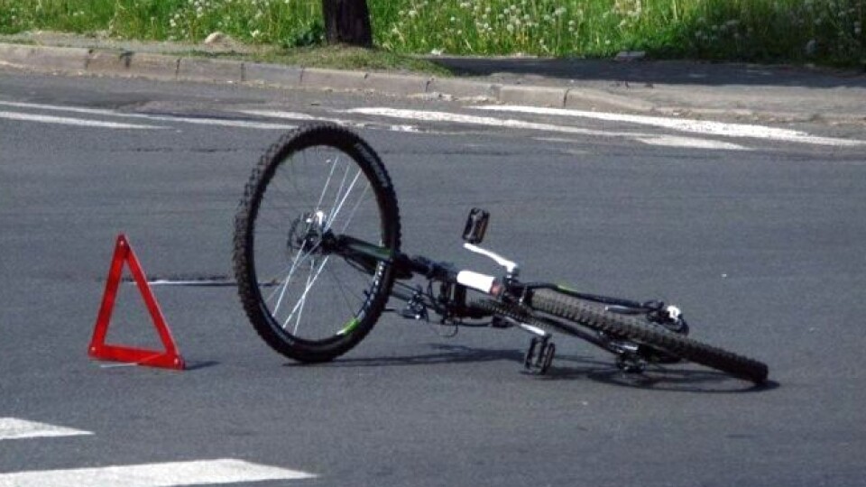 На Волині автівка збила 75-річного велосипедиста. Чоловік у комі