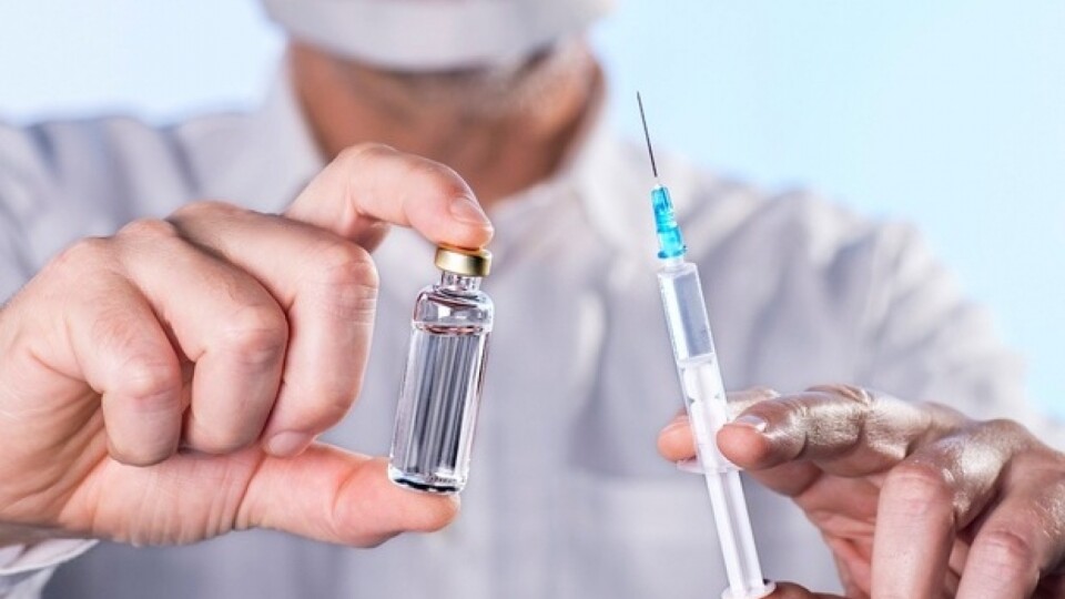 Україна очікує першу партію вакцини проти коронавірусу – Шмигаль