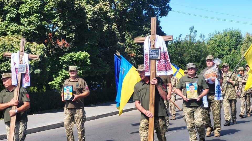 У місті на Волині попрощалися з полеглими Героями Петром Каноніком і Олександром Пащуком. ФОТО