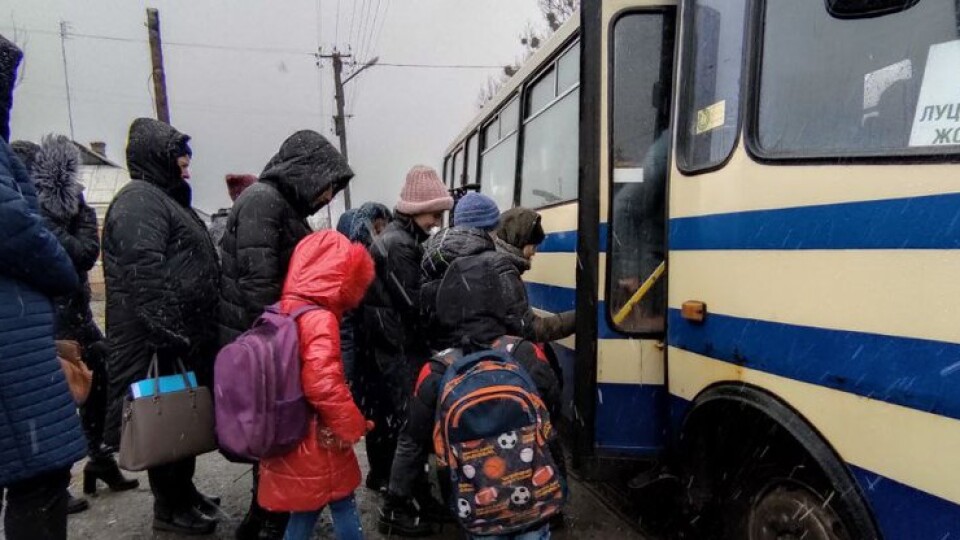 На Волині більше 40 школярів їздять до школи рейсовим автобусом, хоч у громади є шкільний