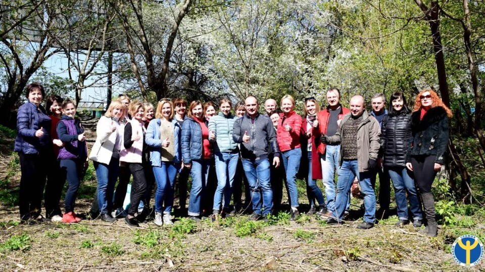 Як працівники центру зайнятості прибирали Луцьк від сміття