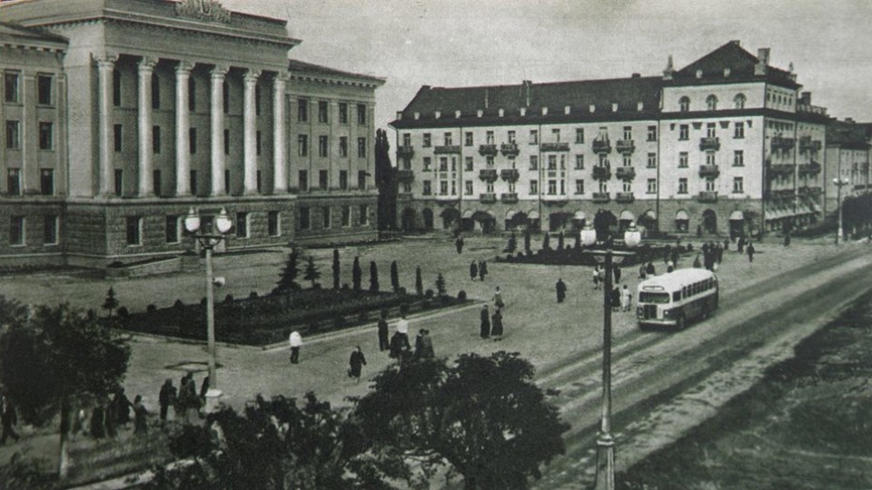 Коли ялинки були маленькі: показали центр Луцька  1960 року. ЗГАДАТИ ВСЕ