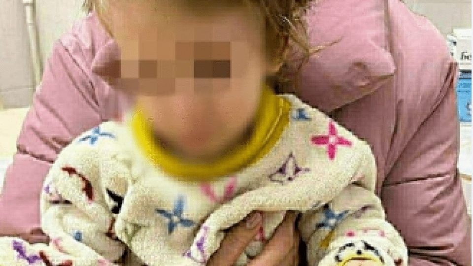 Півторарічна дитина, яку покинула матір, нині перебуває у лікарні Володимира