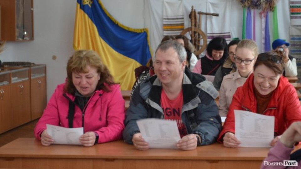 Переселенці у Луцьку вперше зібралися на розмовний клуб української