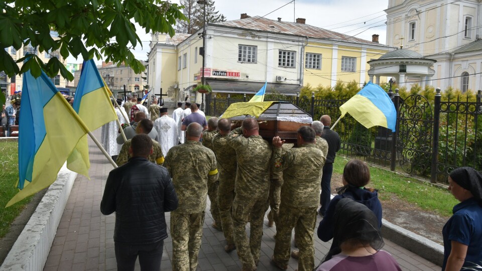 У Луцьку попрощалися з двома загиблими Героями