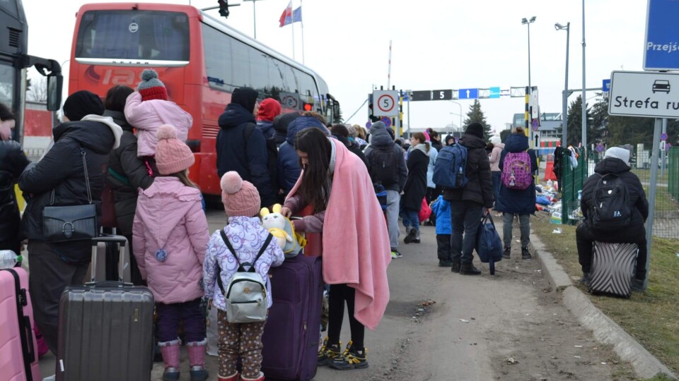 Польща з 1 липня припинить виплати біженцям з України. Чому