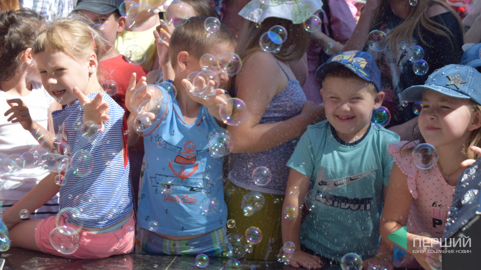 Морозиво, солодка вата та бульбашки:  Bubble Fest в Луцьку. ФОТО. ВІДЕО