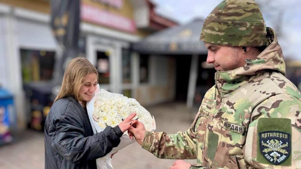 На Волині військовий освідчився коханій. ФОТО