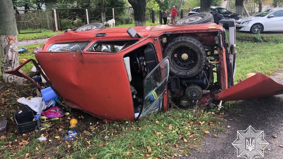 ДТП біля Луцька: Mercedes зіткнувся з ВАЗ