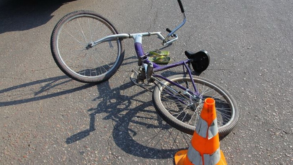 На Волині автомобіль збив велосипедиста, чоловіка шпиталізували