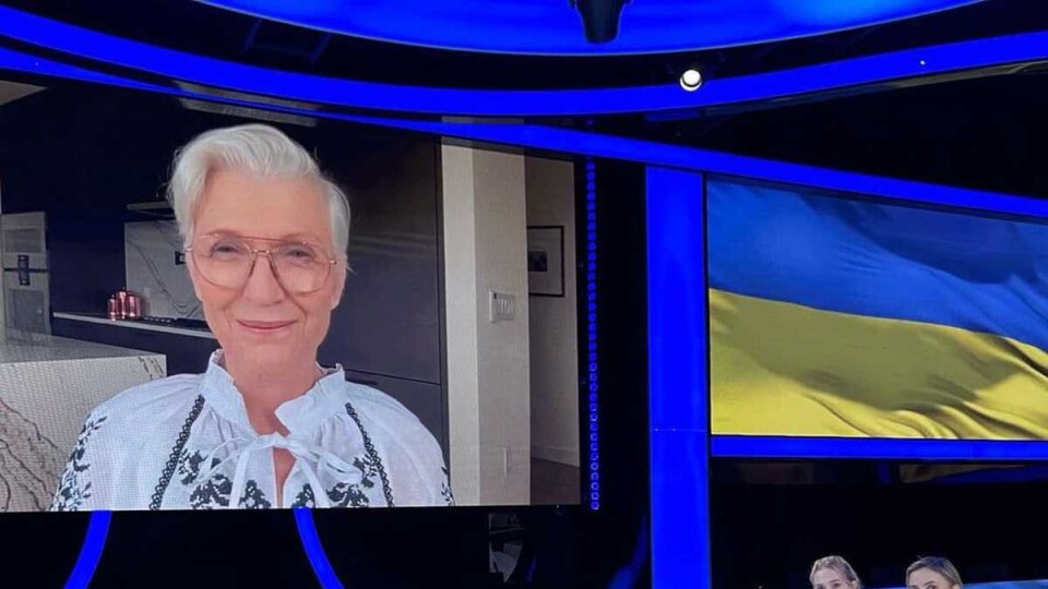 Мей Маск підтримує Україну. Вона одягнула вишиванку від луцького бренду