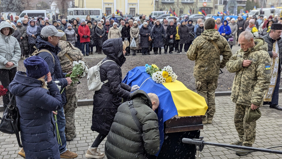 Загинув за два дні до 50-річчя: Волинь попрощалася із Героєм. ФОТО