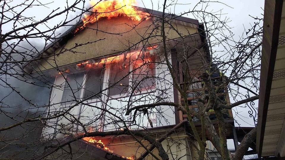 У Нововолинську загорівся житловий будинок