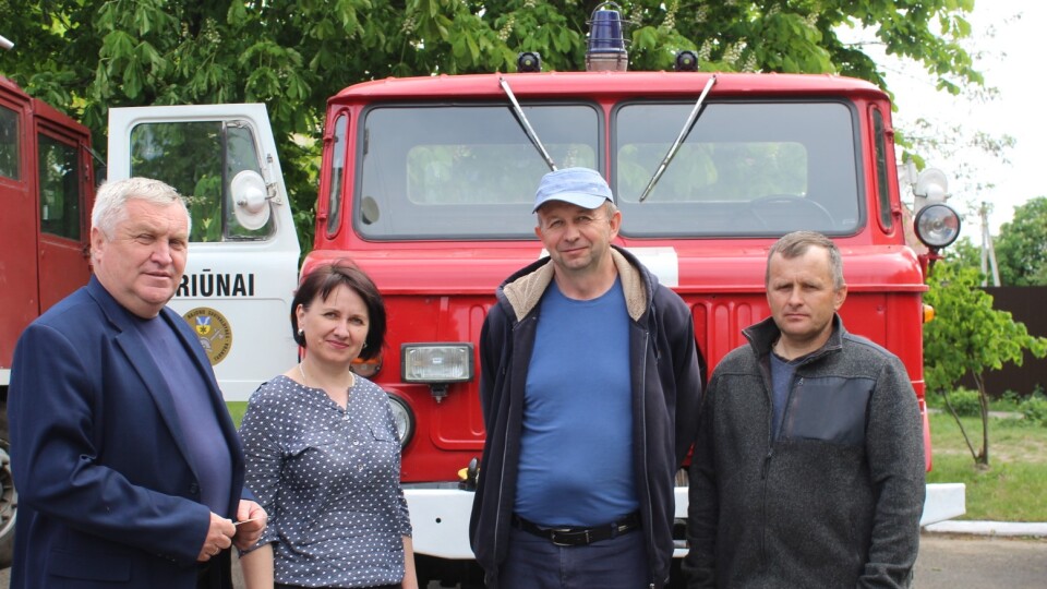 На Волині громада отримала пожежний автомобіль від Литви