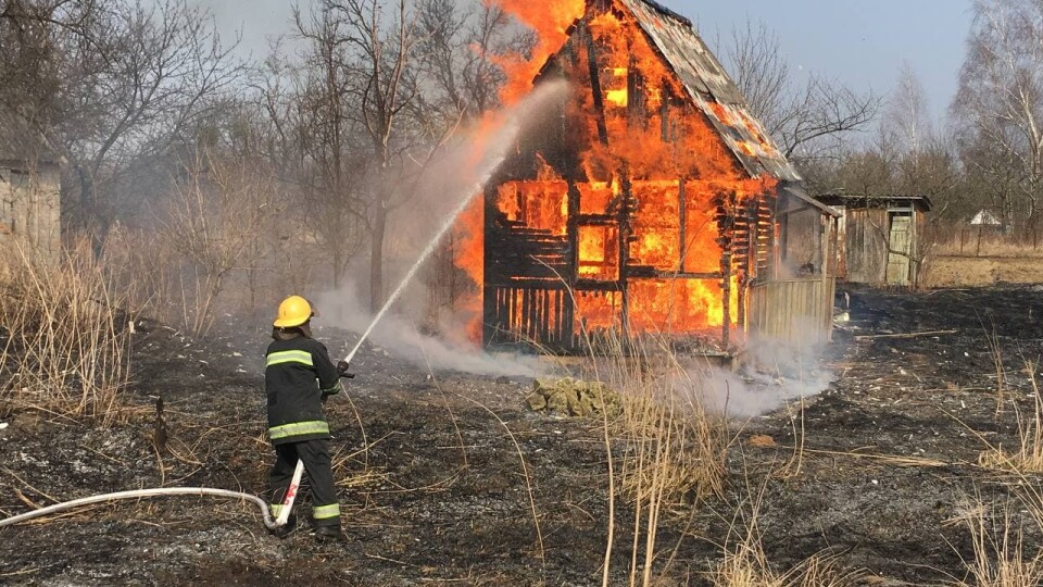 Палять траву – горять будинки. За день на Волині гасили близько десяти пожеж сухостою