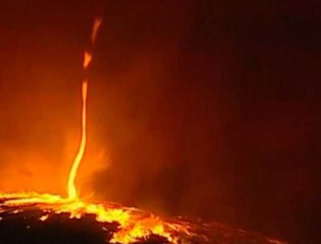 Диявольський вогонь: у Португалії зафіксували палаючий смерч. ВІДЕО
