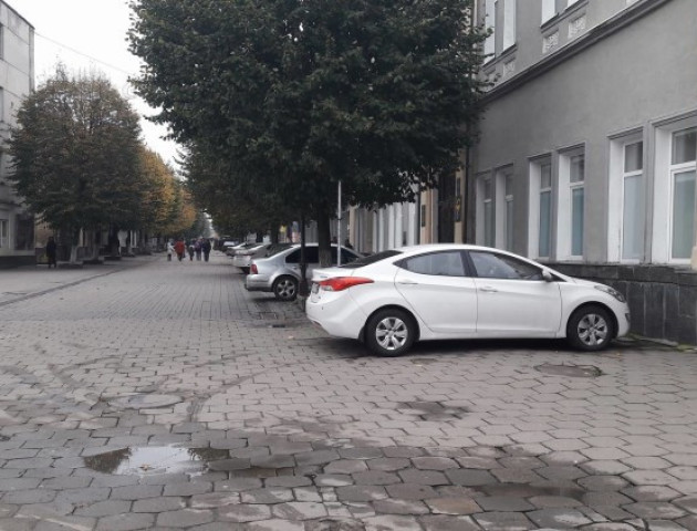 На Лесі Українки в Луцьку парковок бути не може, – керівник «Автопарксервіс»