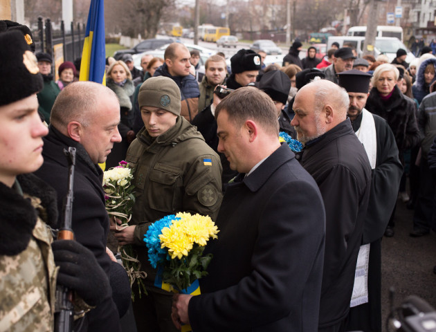 Як у Луцьку відбулося відкриття пам'ятної дошки страченим воякам УПА. ФОТОРЕПОТАЖ