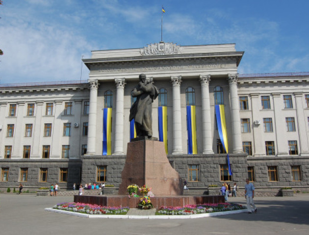 Студенти СНУ заявили, що вони не проти декомунізації