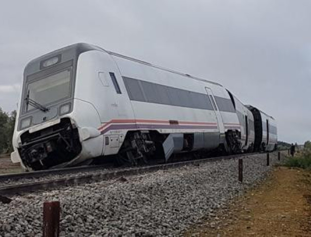 Потяг зійшов з рейок в Іспанії: 21 особа постраждала