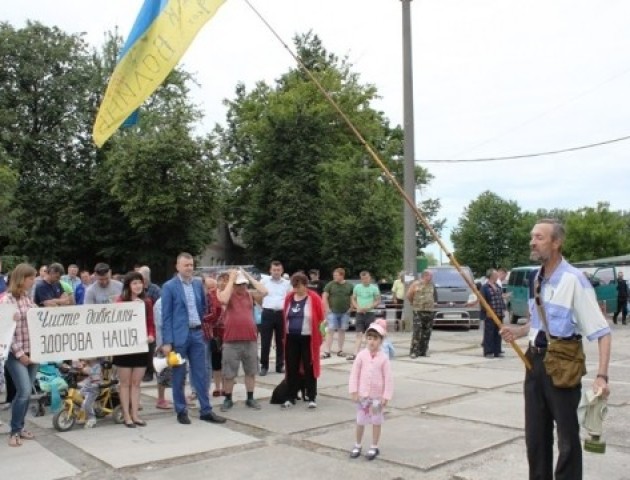 Мешканці Вересневого мітингували проти смороду