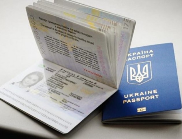 У луцькому ЦНАПі попереджають про можливу затримку видачі біометричних паспортів