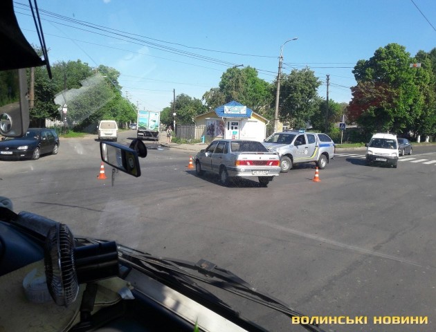 ДТП у Луцьку: на проблемному перехресті "ВАЗ" збив мотоцикліста