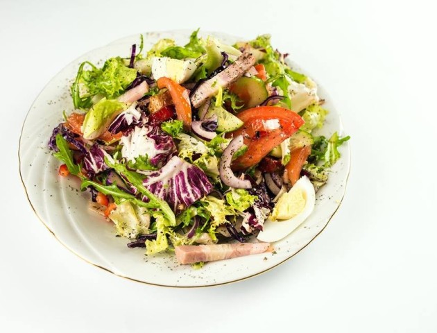 У літню спеку найкраще смакують овочеві салати