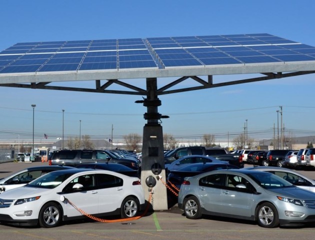 Німецькі інженери розробили бюджетний електромобіль Sono Motors Sion, обладнаний сонячними панелями.