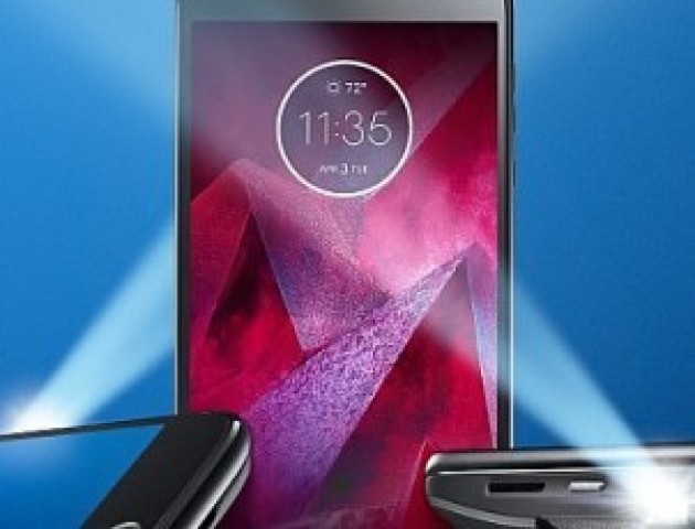 Motorola выпустила флагманский смартфон с небьющимся экраном