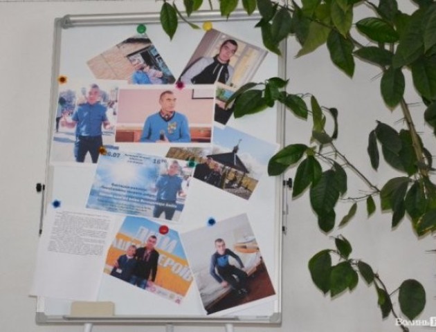 У Луцьку відкрили виставку картин померлого атовця Володимира Бабія