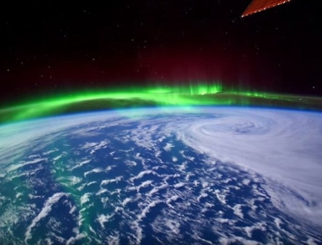 Вражаюче відео північного сяйва з космосу