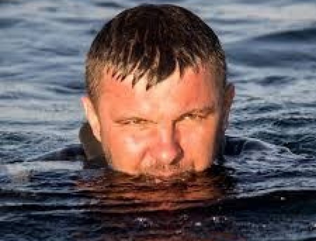 Ігор Гузь переплив озеро Люцимер менш як за дві години