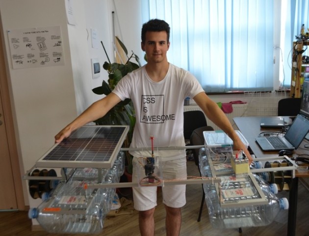 17-річний українець розробив робота, який збиратиме річкове сміття