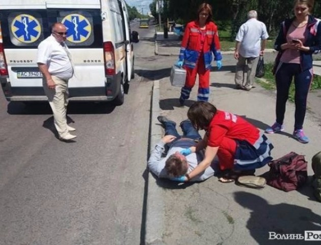 У Луцьку посеред вулиці побили чоловіка