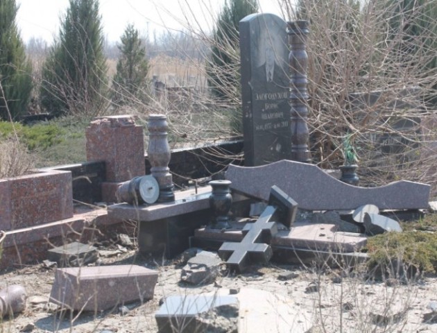 За розбиті на Ковельщині і Турійщині пам’ятники чоловіка відправили у «психушку»