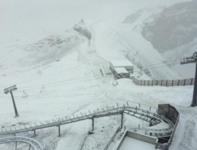 У Швейцарії після спеки пішов сніг