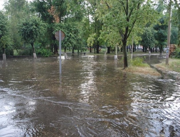 Опублікували фото та нове відео потопу в Ковелі